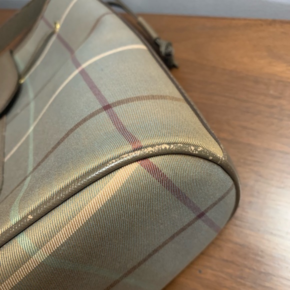 Burberry Bucket Bag - Authentic - Picture 7 of 14